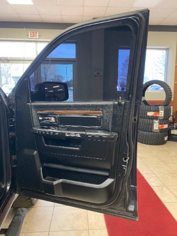 Used 2014 RAM 1500 Laramie w/ Convenience Group RWD image 16