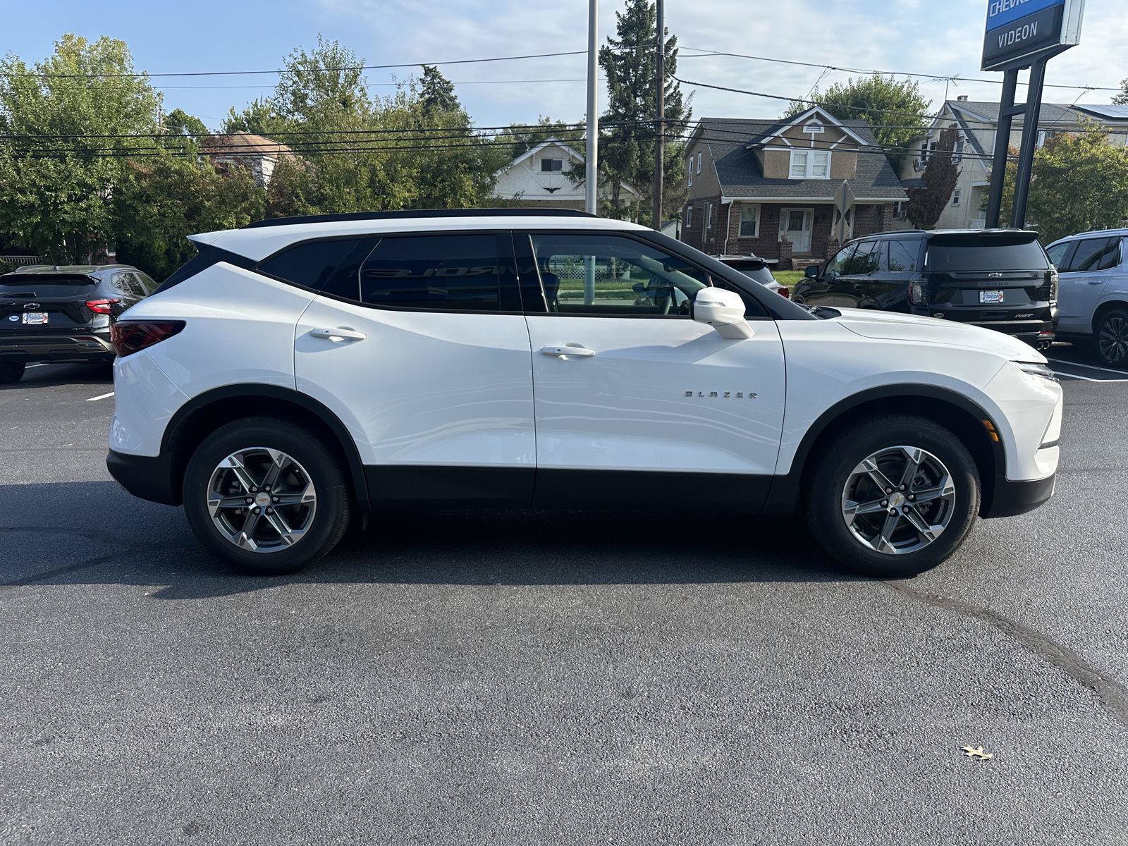 New 2026 Chevrolet Blazer LT w/ Sound & Technology Package AWD/4WD image 6