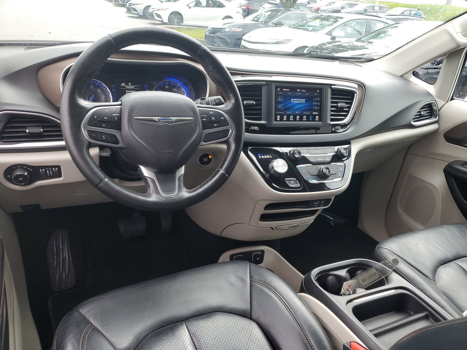 Used 2019 Chrysler Pacifica Touring-L FWD image 8