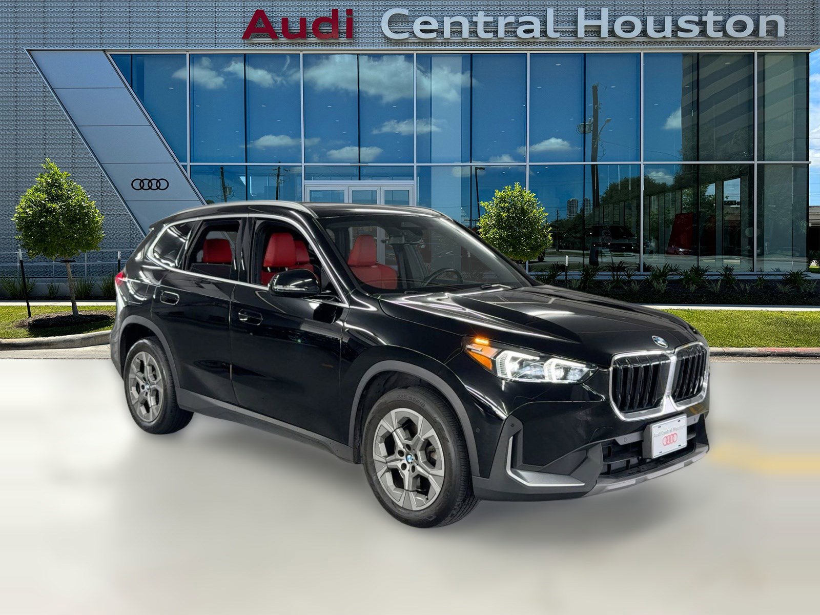Used 2023 BMW X1 xDrive28i w/ Convenience Package image 7