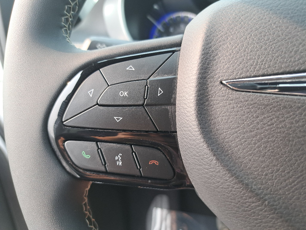 Certified 2023 Chrysler Pacifica Touring-L w/ Uconnect Theater Family Group AWD/4WD image 19