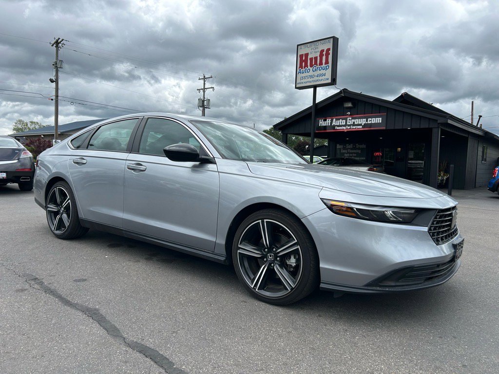 Used 2023 Honda Accord Sport image 1