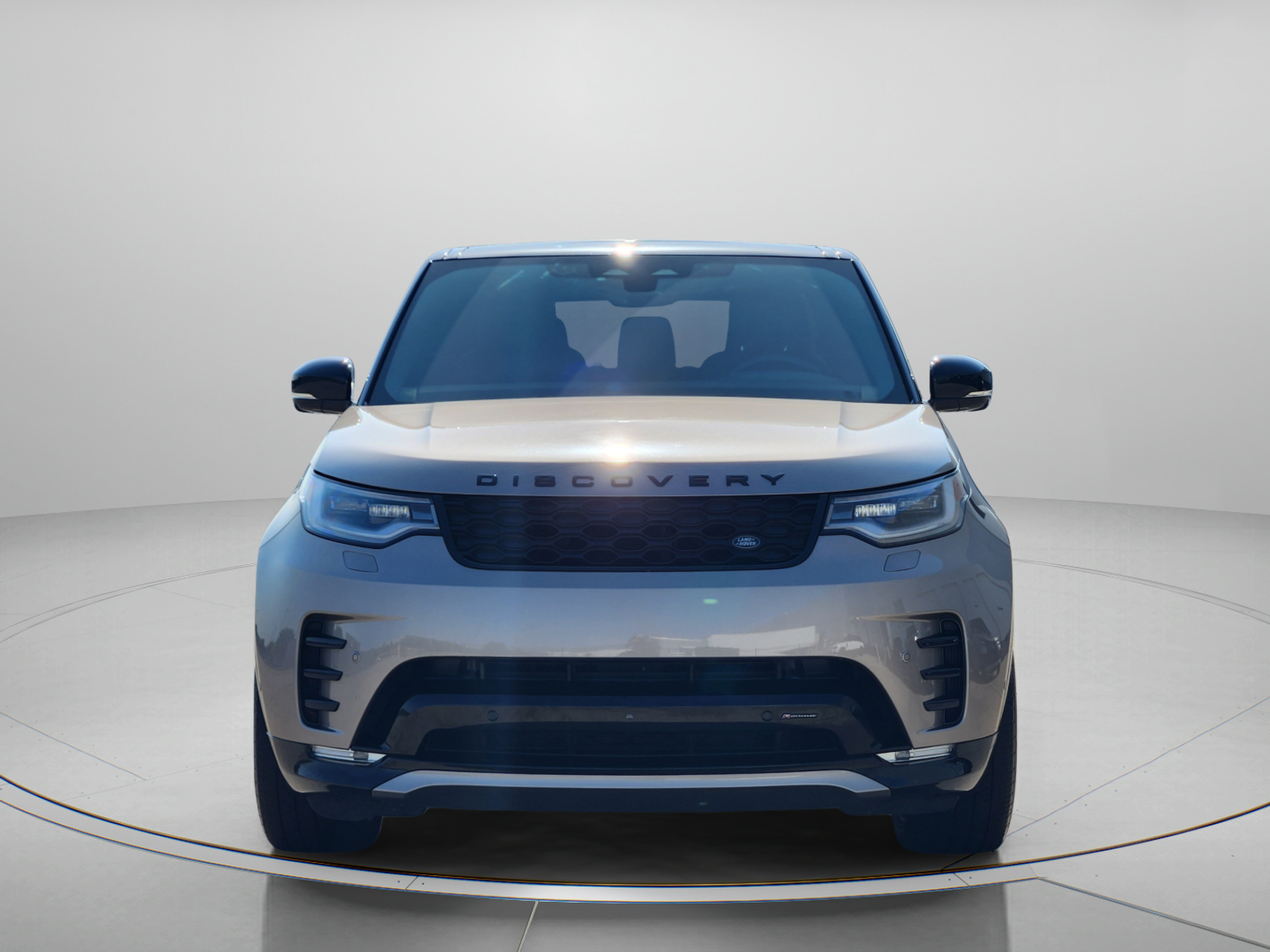 Used 2023 Land Rover Discovery HSE R-Dynamic AWD/4WD image 6