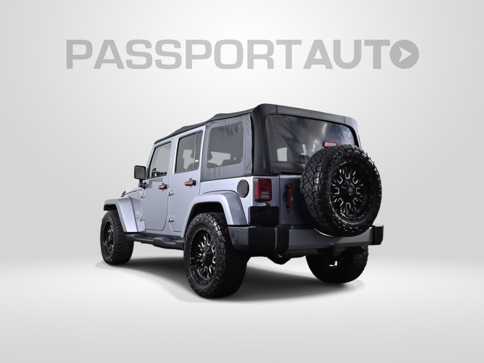 Used 2016 Jeep Wrangler Unlimited Sahara image 7