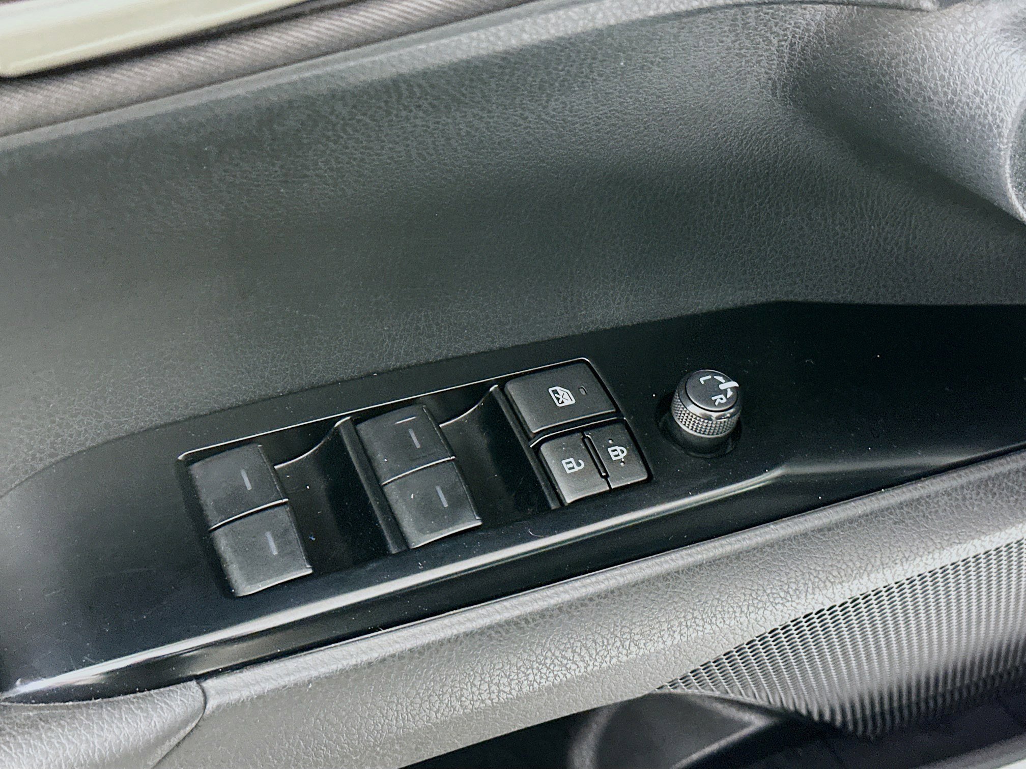 Used 2025 Toyota Camry LE image 15