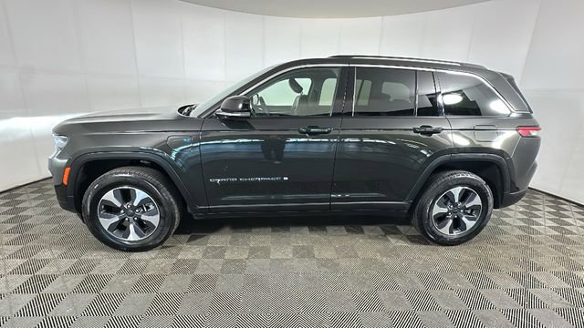 Used 2023 Jeep Grand Cherokee 4WD 4xe image 6