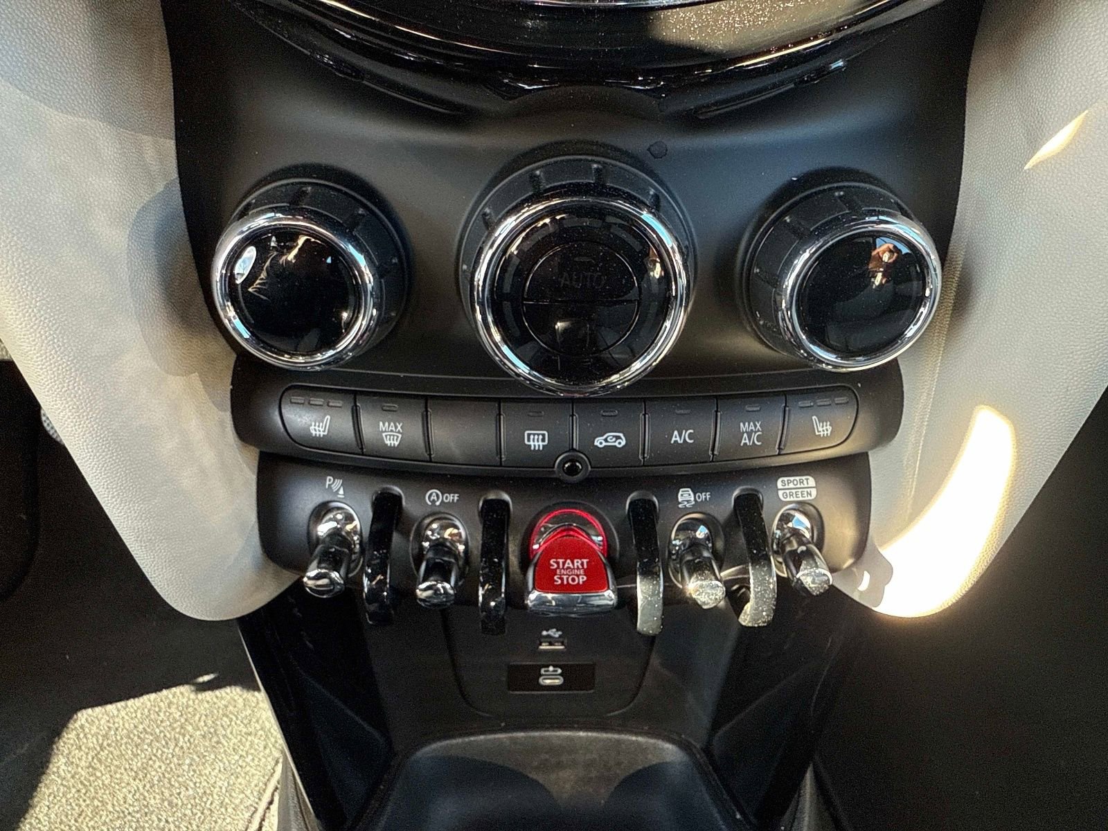 Used 2024 MINI Cooper S image 15