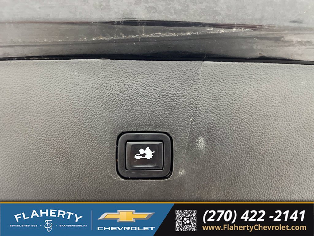 Used 2022 Chevrolet Traverse LT FWD image 21