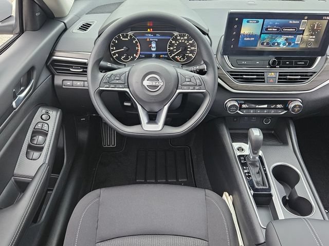 Used 2025 Nissan Altima 2.5 SV w/ SV Special Edition Package FWD image 7