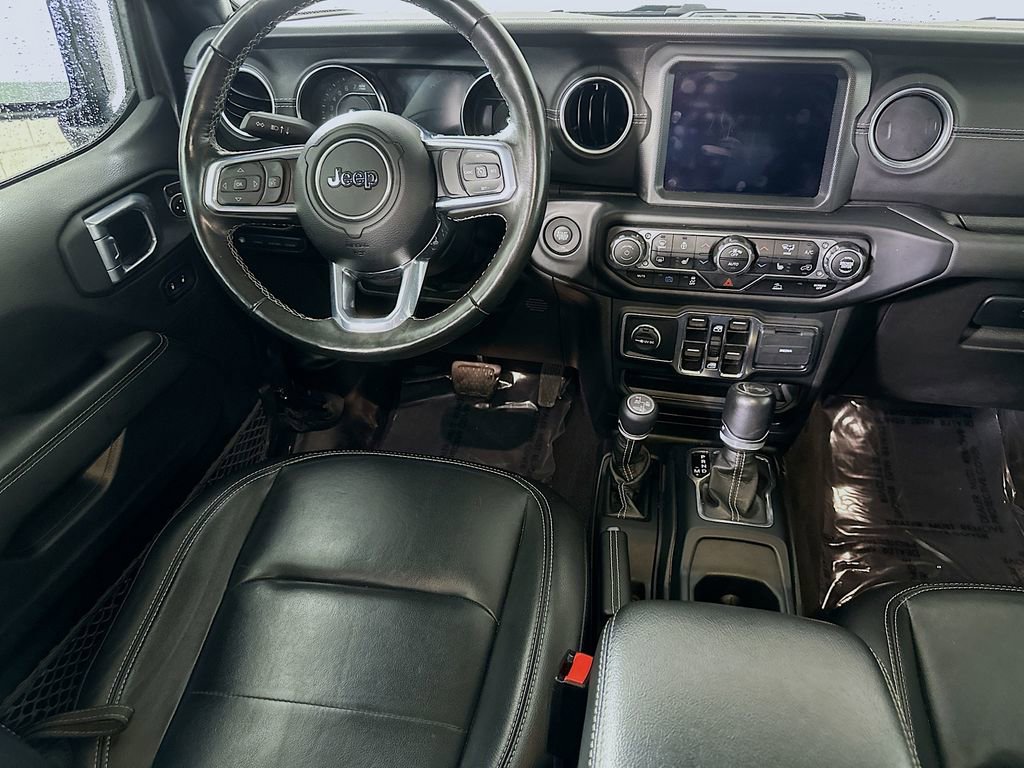 Used 2023 Jeep Wrangler Unlimited Sahara w/ Cold Weather Group AWD/4WD image 17