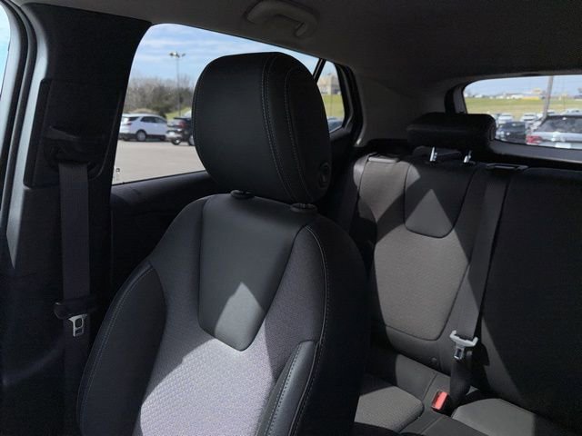 Used 2025 Buick Encore GX Preferred image 40