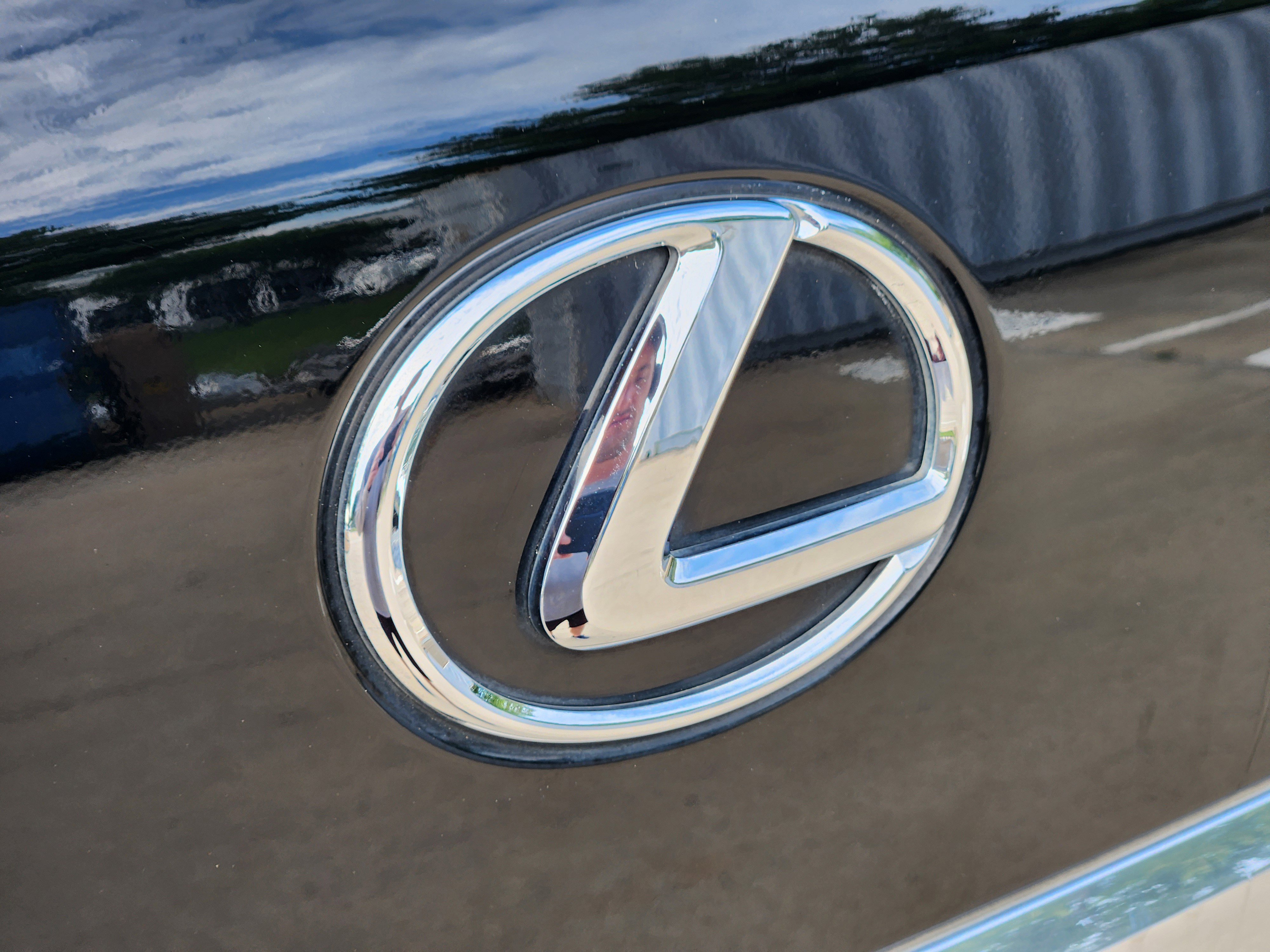 Used 2020 Lexus LX 570 4WD w/ Luxury Package image 40
