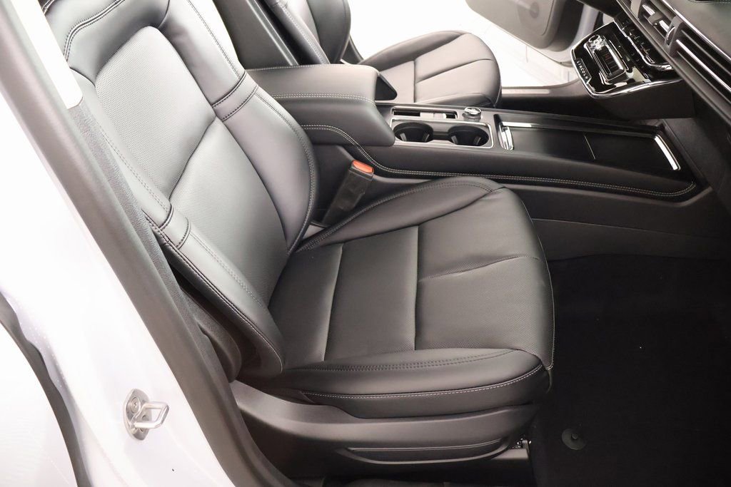 New 2026 Lincoln Corsair Premiere image 14