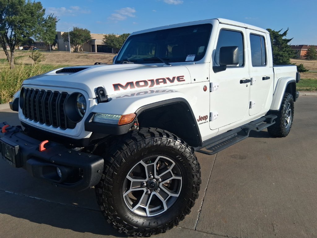 Used 2024 Jeep Gladiator Mojave