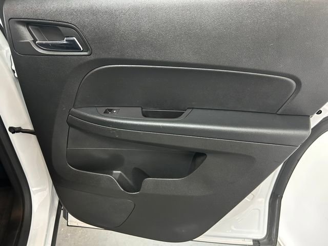 Used 2016 GMC Terrain SLE image 27