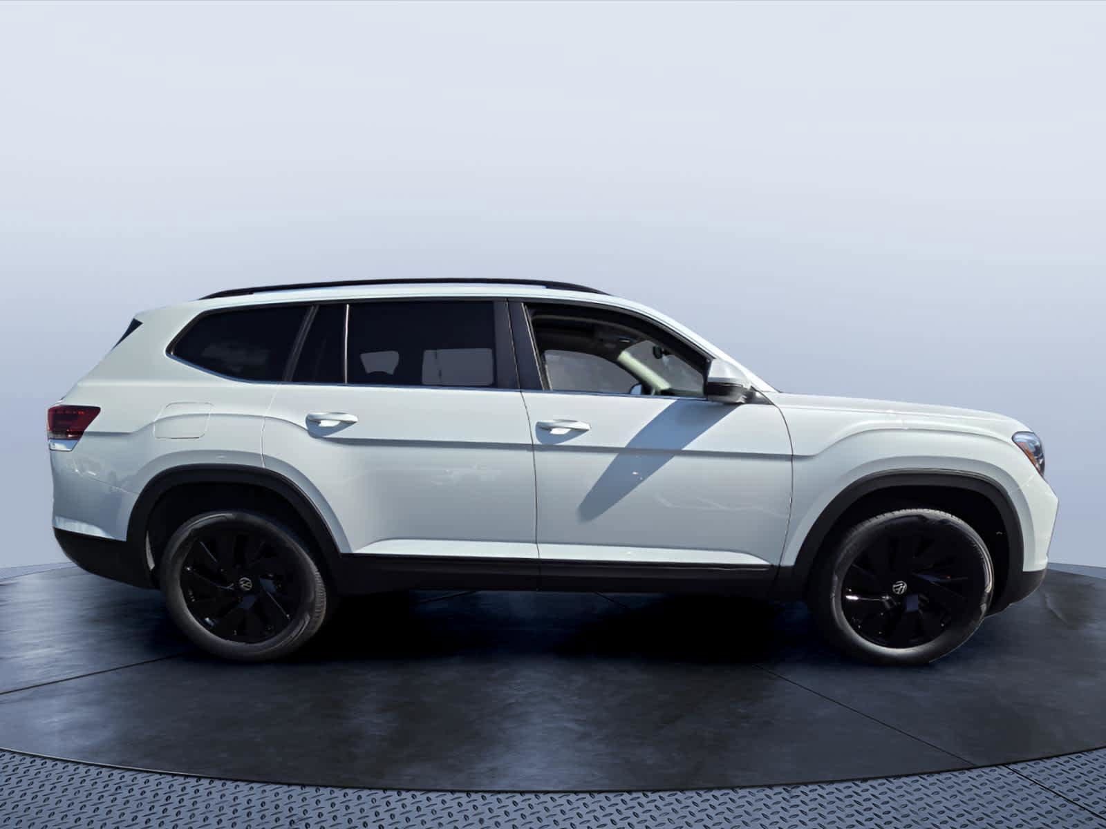 New 2026 Volkswagen Atlas SE FWD image 6
