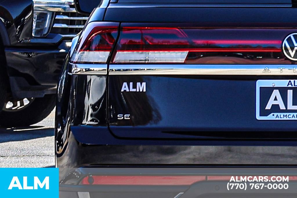Used 2025 Volkswagen Atlas Cross Sport SE image 13
