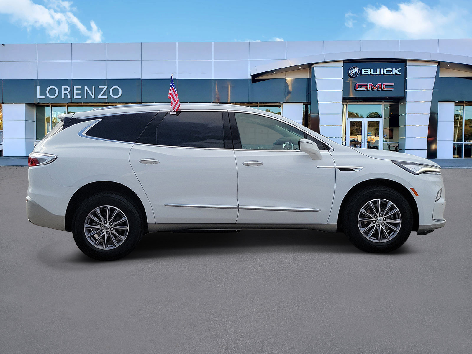 Used 2024 Buick Enclave Essence FWD image 4