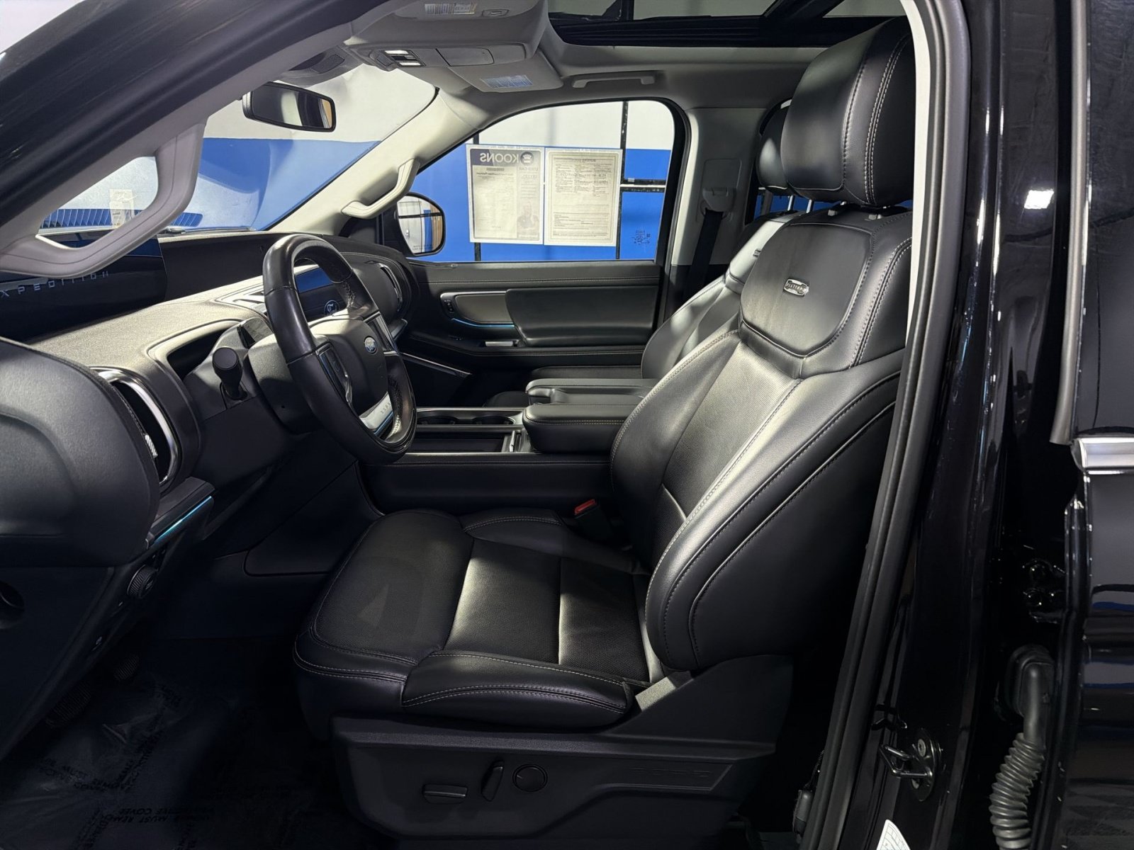 Used 2025 Ford Expedition Platinum AWD/4WD image 21