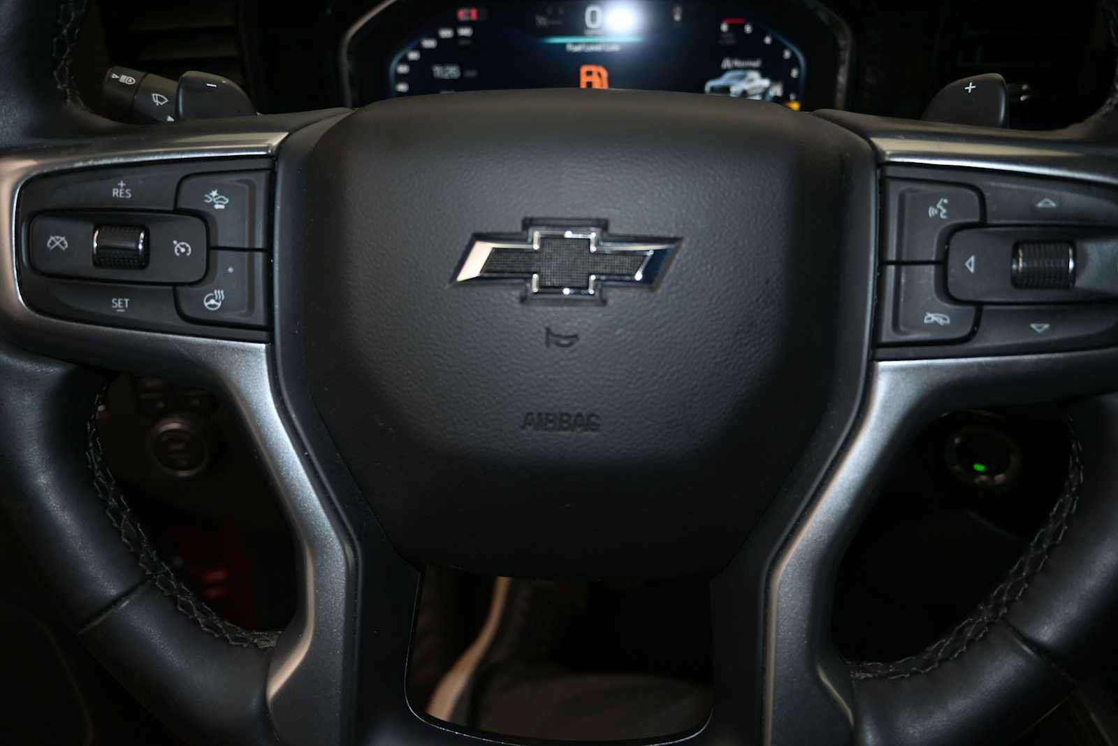 Used 2024 Chevrolet Silverado 1500 LT Trail Boss w/ LPO, Dark Essentials Package AWD/4WD image 18