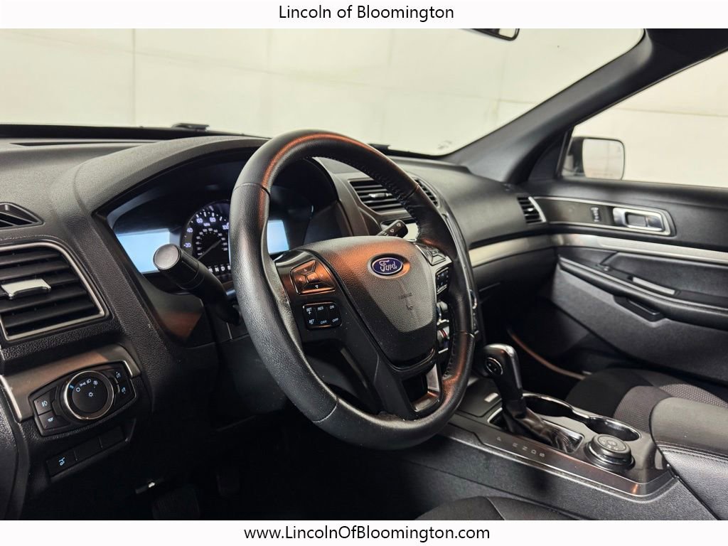 Used 2019 Ford Explorer XLT w/ Equipment Group 201A AWD/4WD image 33