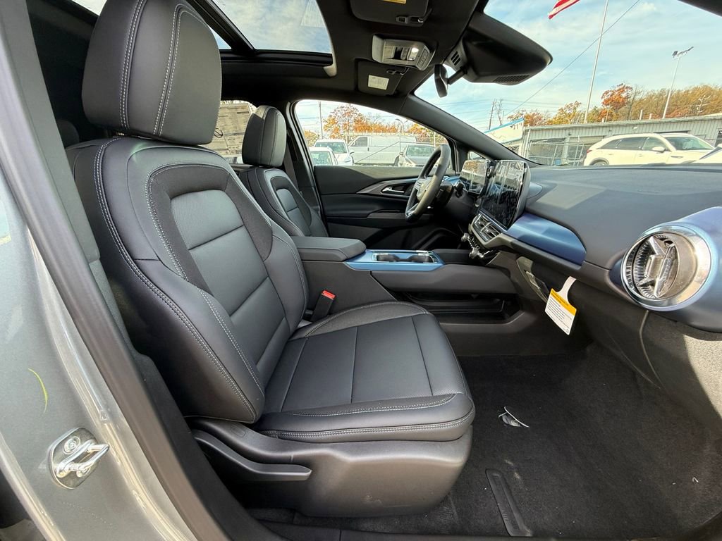 New 2026 Chevrolet Equinox EV LT image 24
