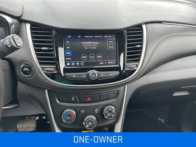 Used 2020 Chevrolet Trax LT w/ LT Convenience Package FWD image 3
