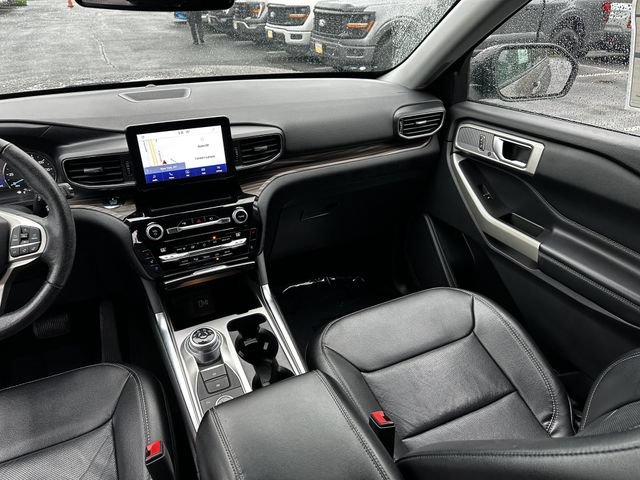 Certified 2021 Ford Explorer Limited w/ Equipment Group 301A AWD/4WD image 17