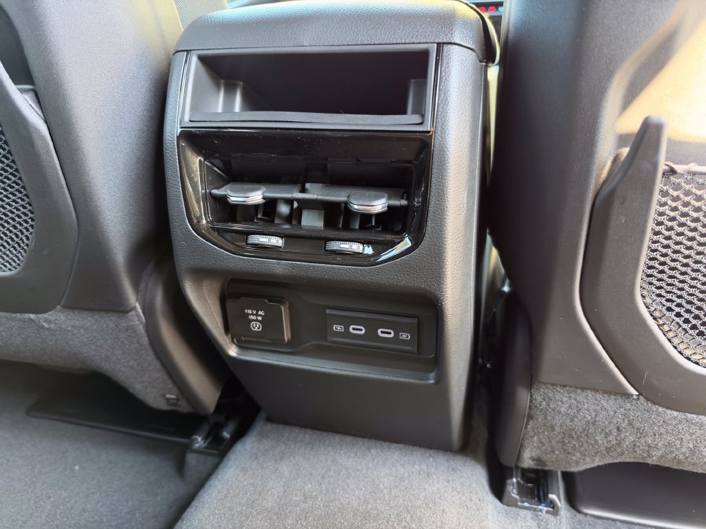 New 2027 Jeep Grand Cherokee Limited AWD/4WD image 13