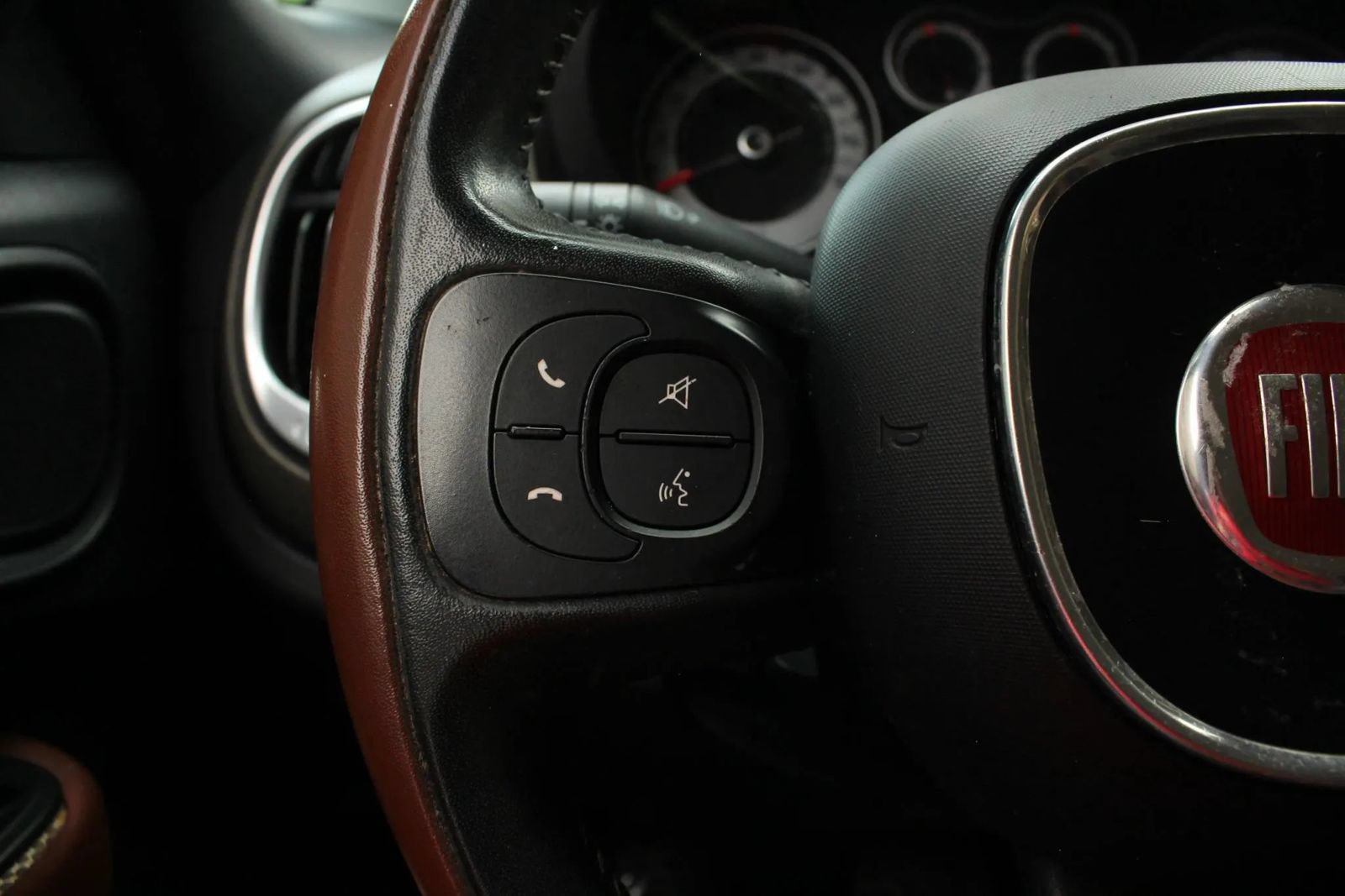 Used 2015 FIAT 500L Trekking FWD image 30