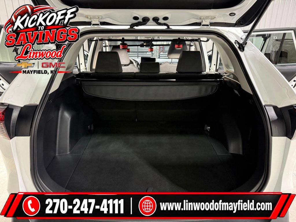 Used 2025 Toyota RAV4 XLE FWD image 23