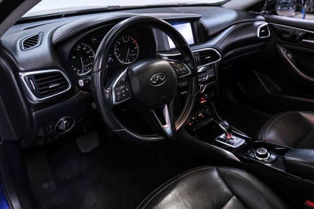 Used 2018 INFINITI QX30 Premium w/ Cargo Package image 3