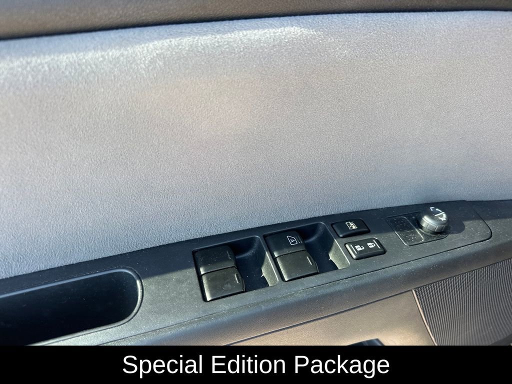 Used 2012 Nissan Sentra 2.0 SR w/ Special Edition Pkg FWD image 10