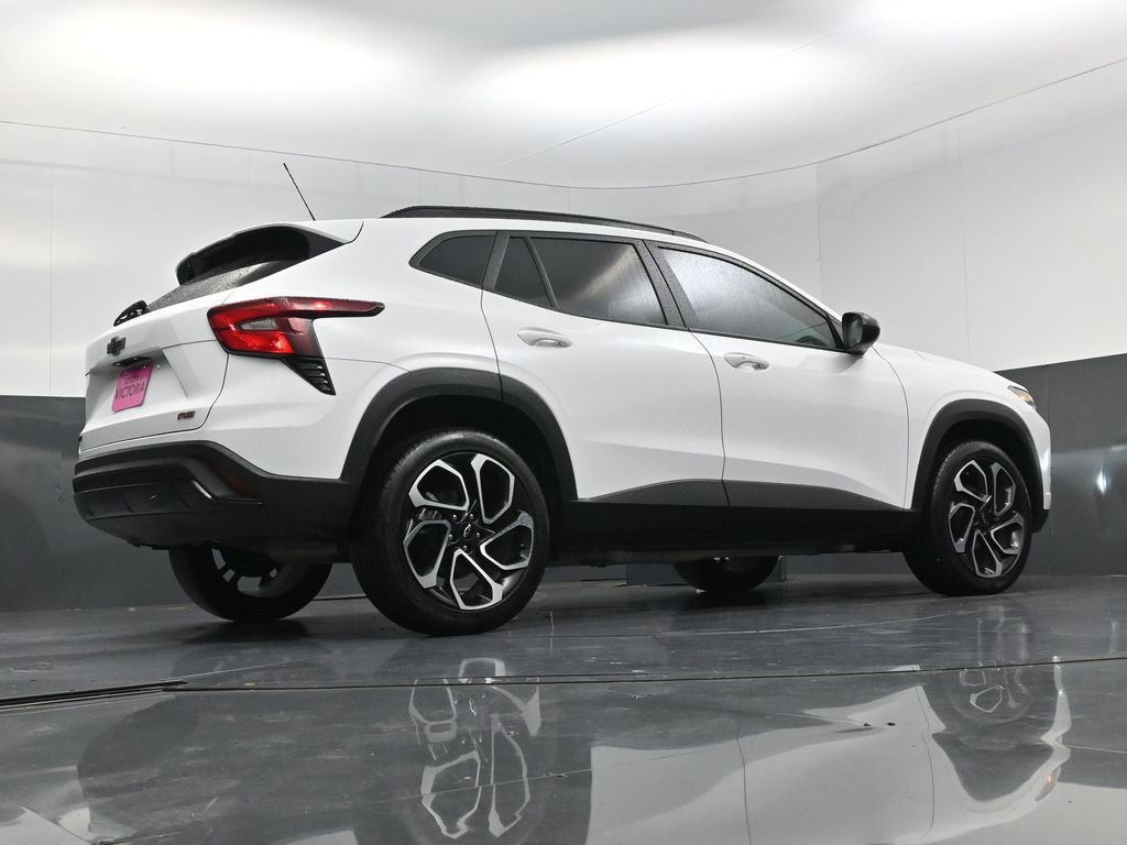 Used 2025 Chevrolet Trax RS FWD image 20