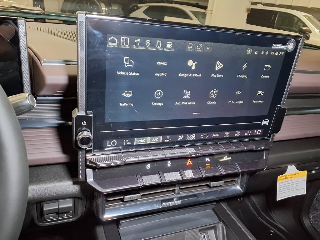 New 2026 GMC Hummer EV SUV w/ LPO, Dark Essentials Package AWD/4WD image 18