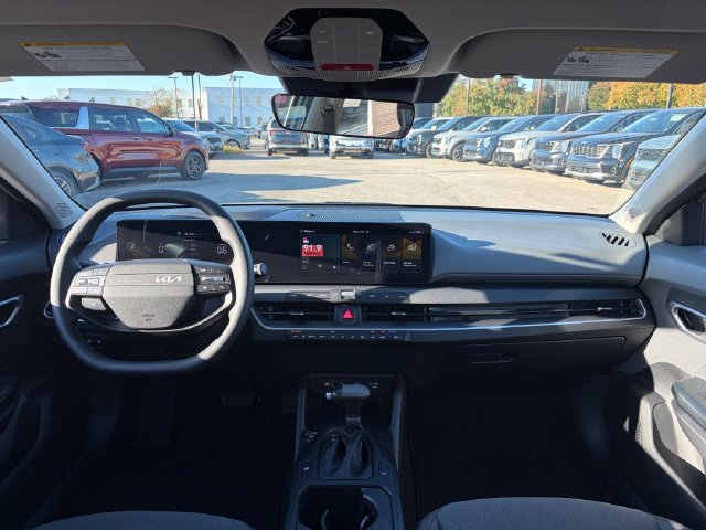 Used 2025 Kia K4 FWD image 13