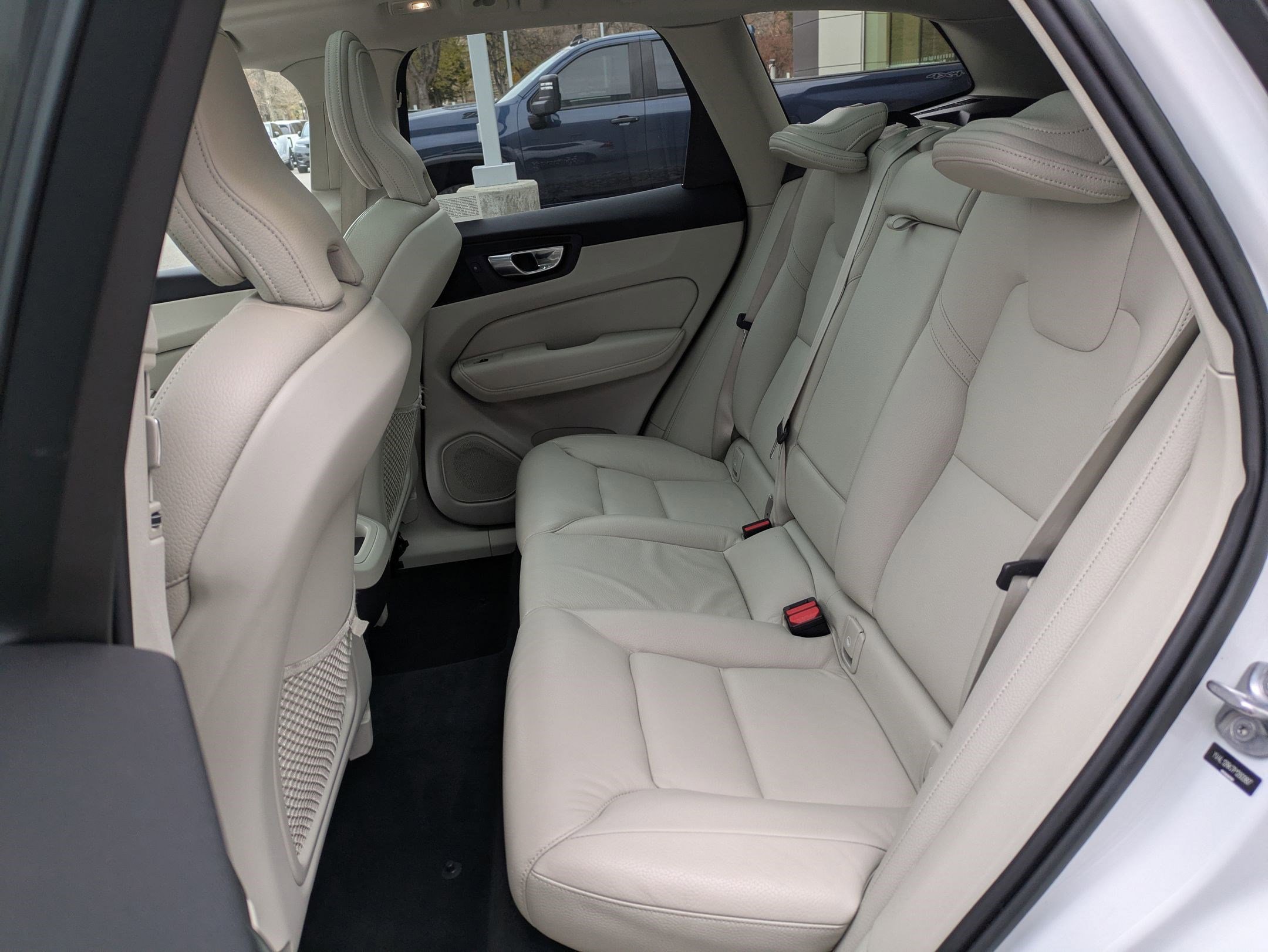 Certified 2023 Volvo XC60 B5 Core image 27