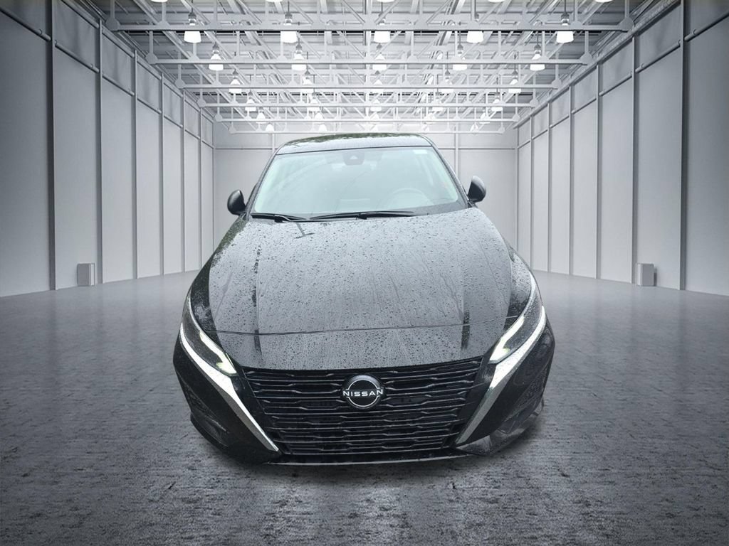 Certified 2025 Nissan Altima 2.5 SV FWD image 2