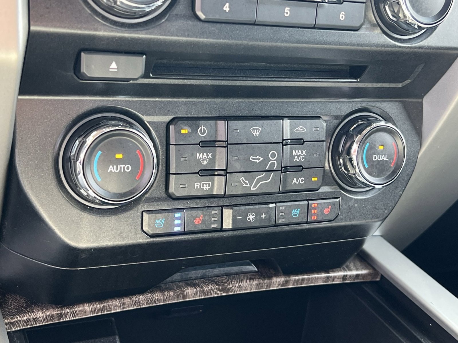 Used 2018 Ford F350 Lariat w/ Lariat Ultimate Package image 21