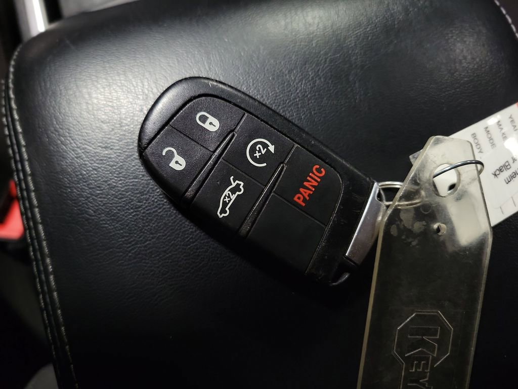 Used 2017 Dodge Charger R/T image 16