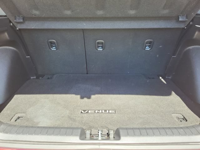 Used 2024 Hyundai Venue SEL FWD image 30