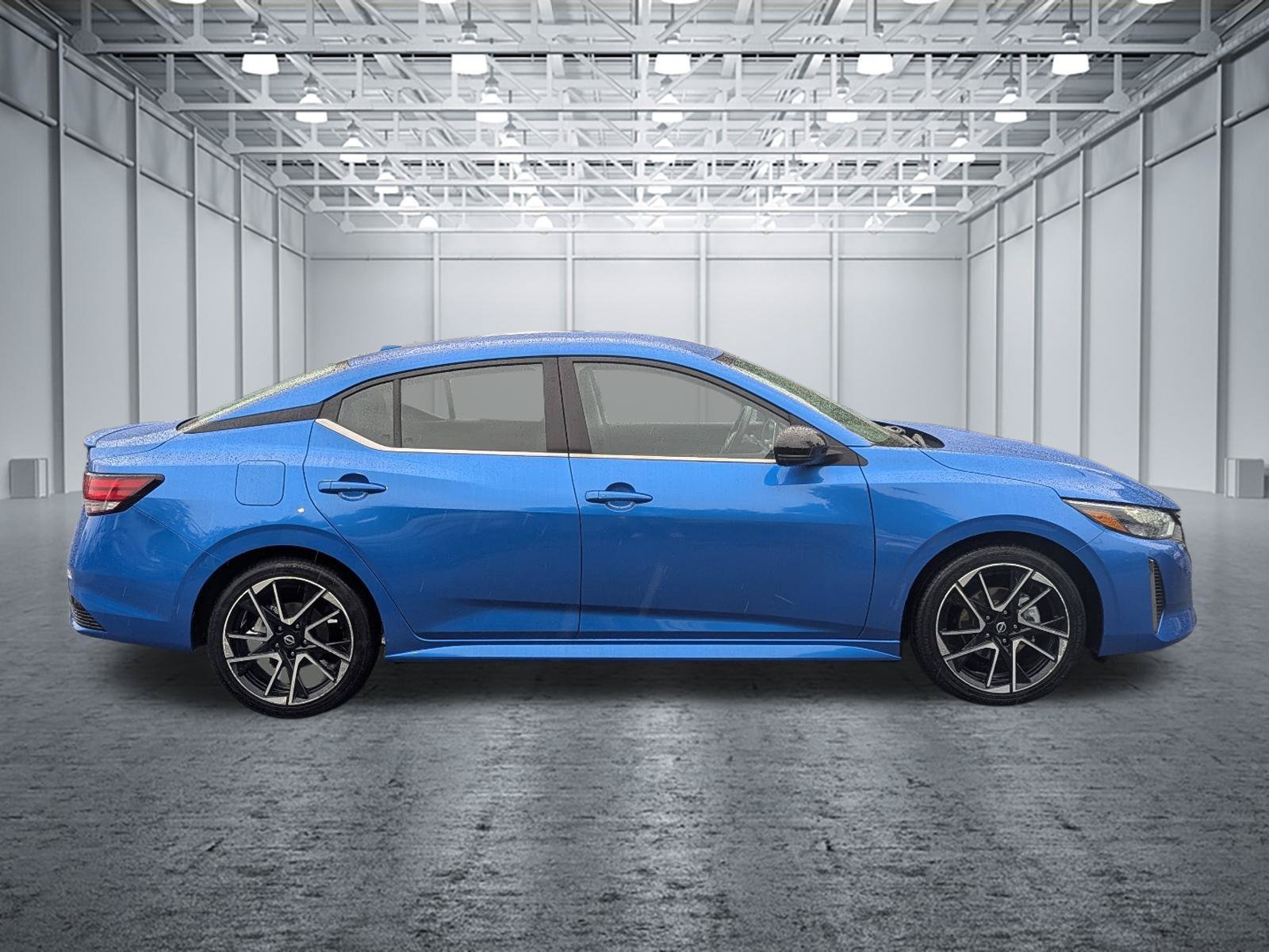 Used 2025 Nissan Sentra SR FWD image 6