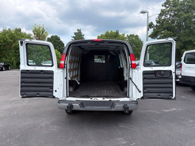 Used 2025 GMC Savana 2500 w/ Driver Convenience Package RWD image 8