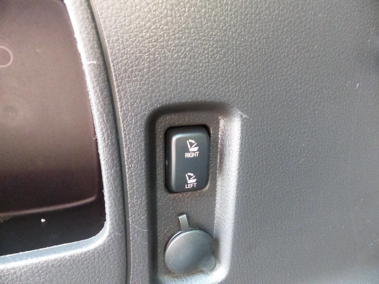 Used 2014 Ford Edge SEL image 39