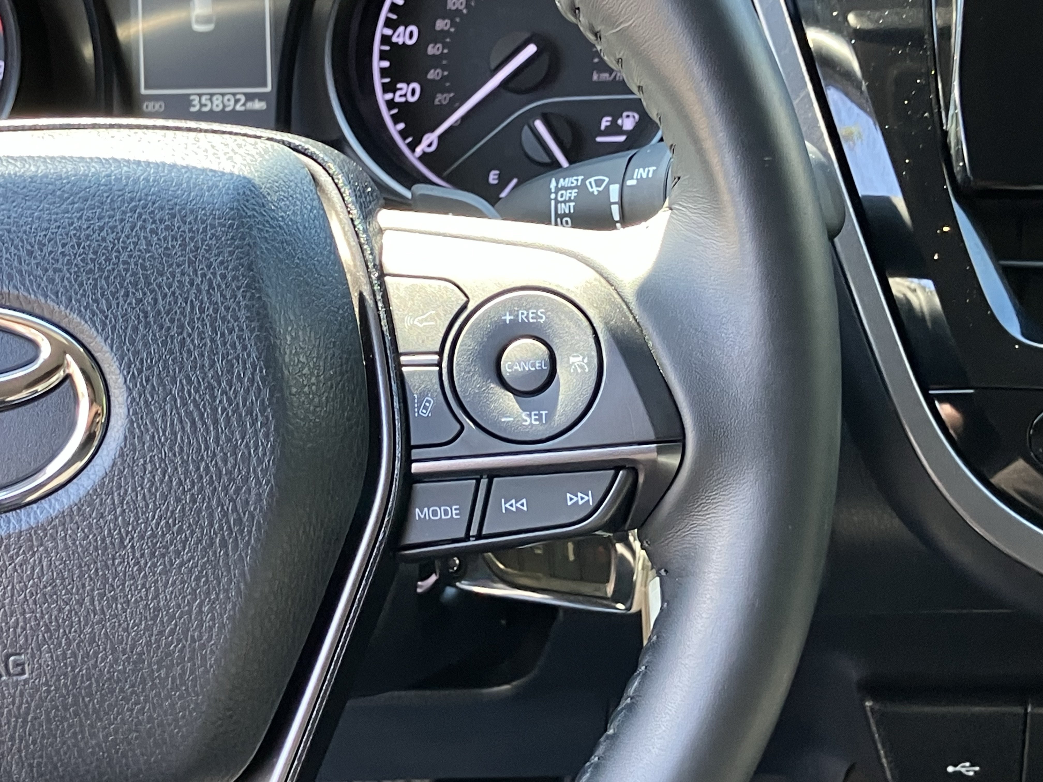 Used 2022 Toyota Camry SE FWD image 22