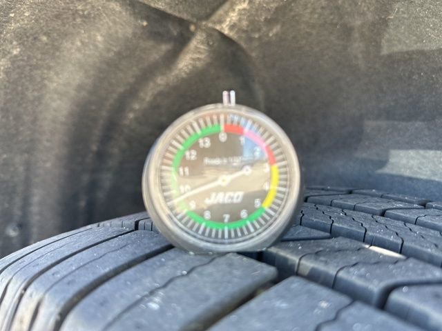 Used 2023 GMC Acadia Denali w/ Denali Technology Package image 16