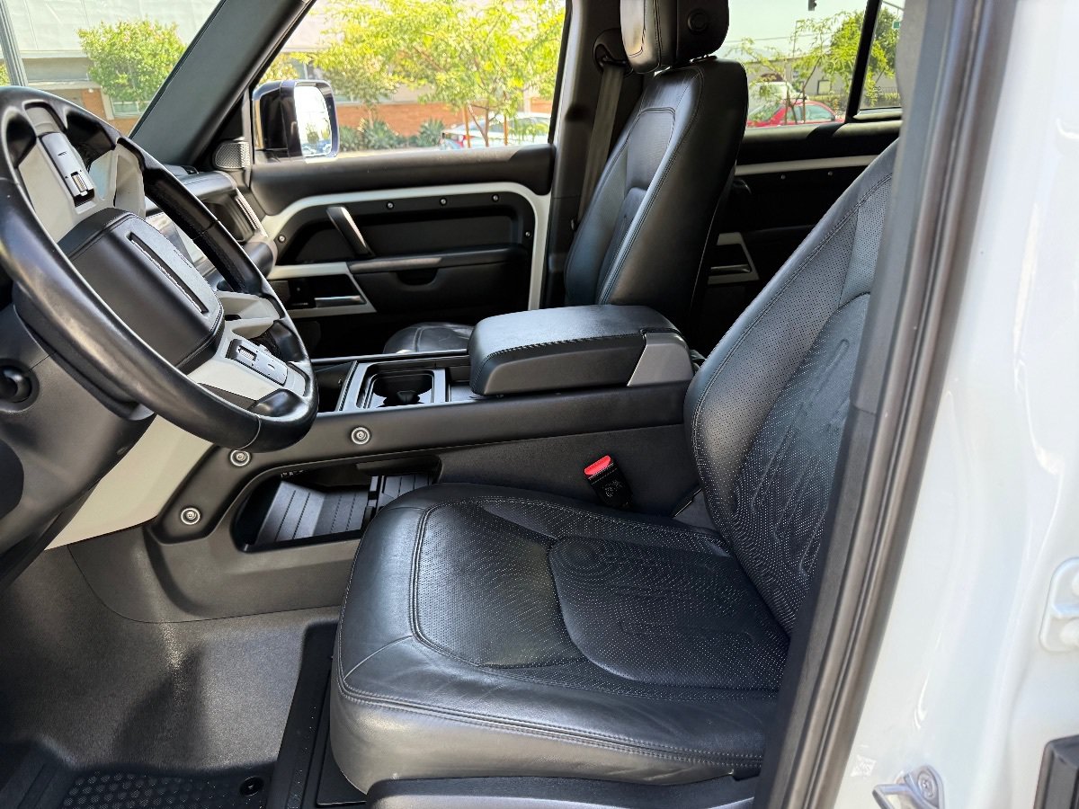 Used 2020 Land Rover Defender 110 HSE AWD/4WD image 13
