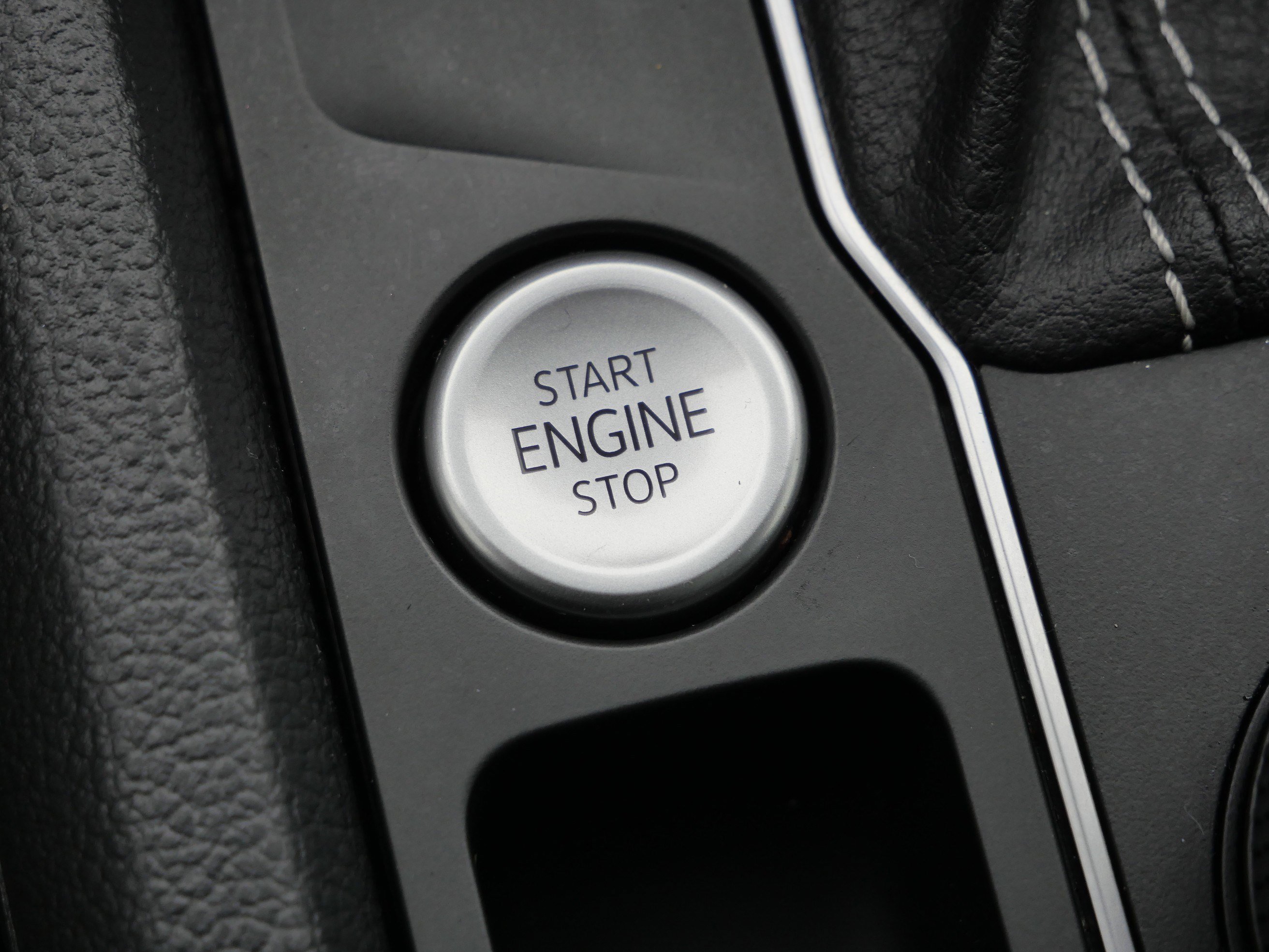 Certified 2023 Volkswagen Atlas Cross Sport SEL Premium R-Line image 27