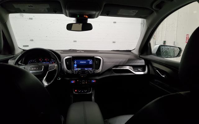 Used 2024 GMC Terrain SLT AWD/4WD image 23