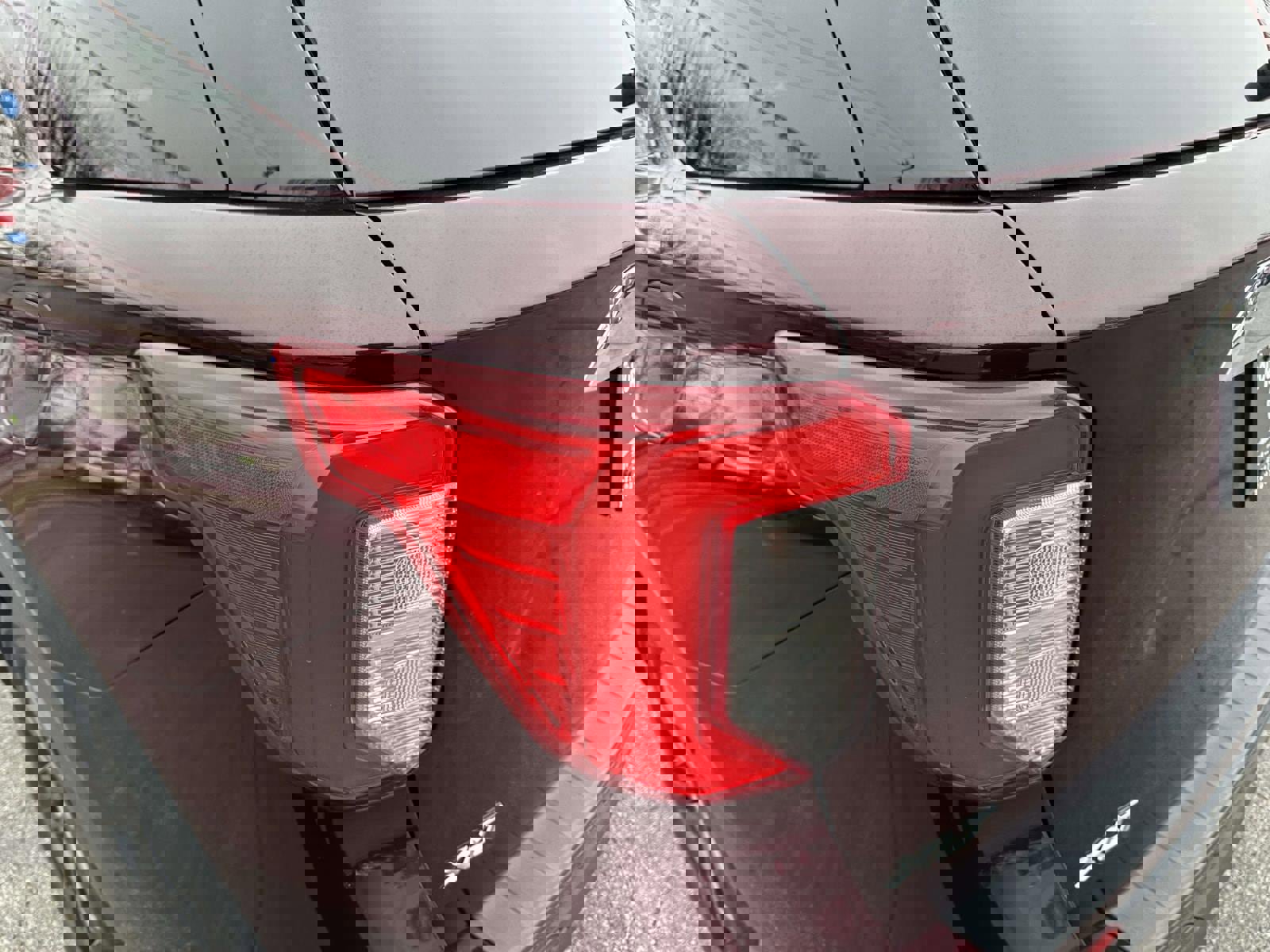 Used 2022 Ford Explorer XLT image 8